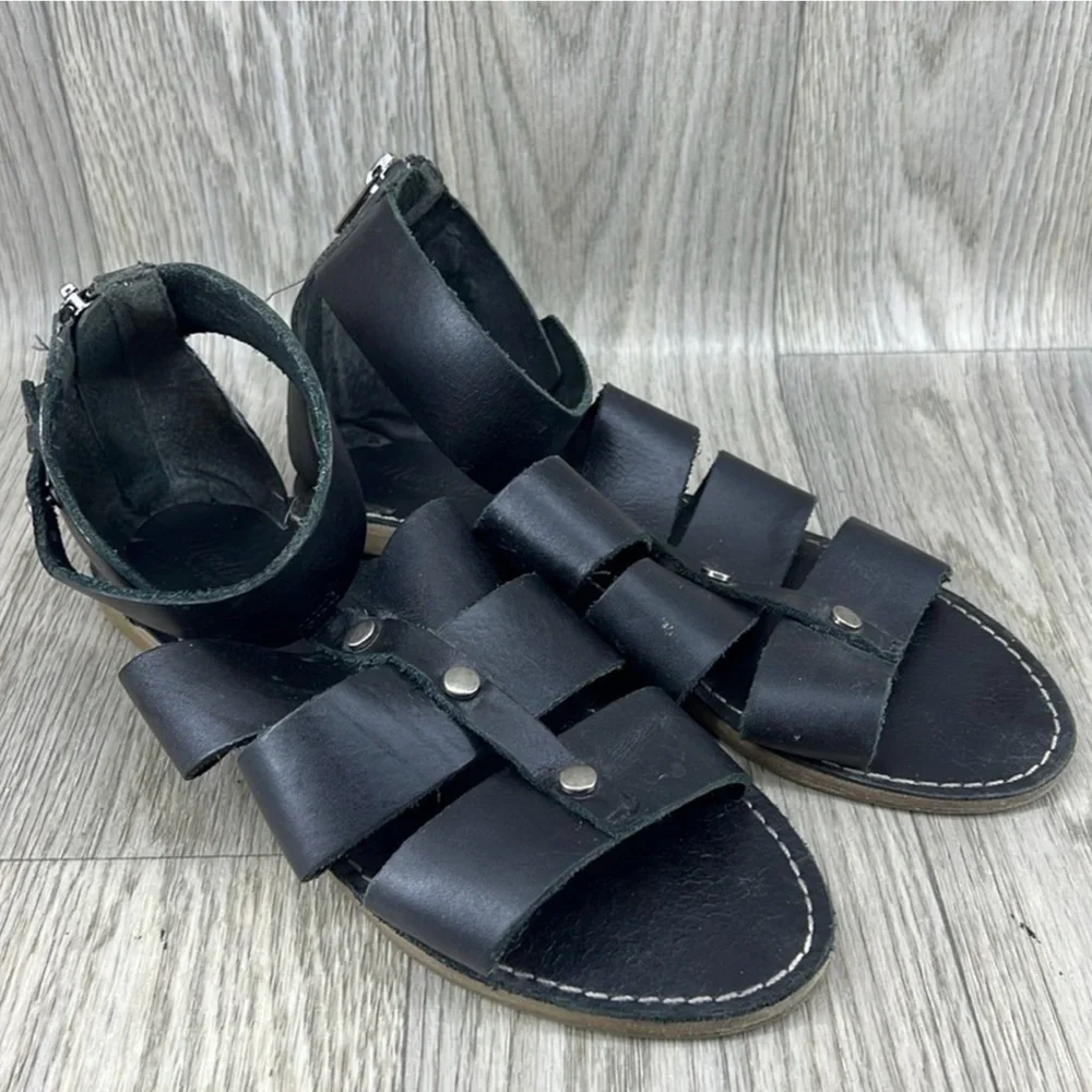 Madewell Black Strappy Sandals